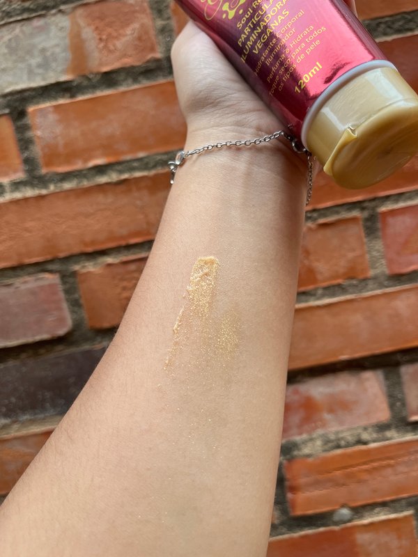 Glow Soul Red crema hidratante con brillo ✨