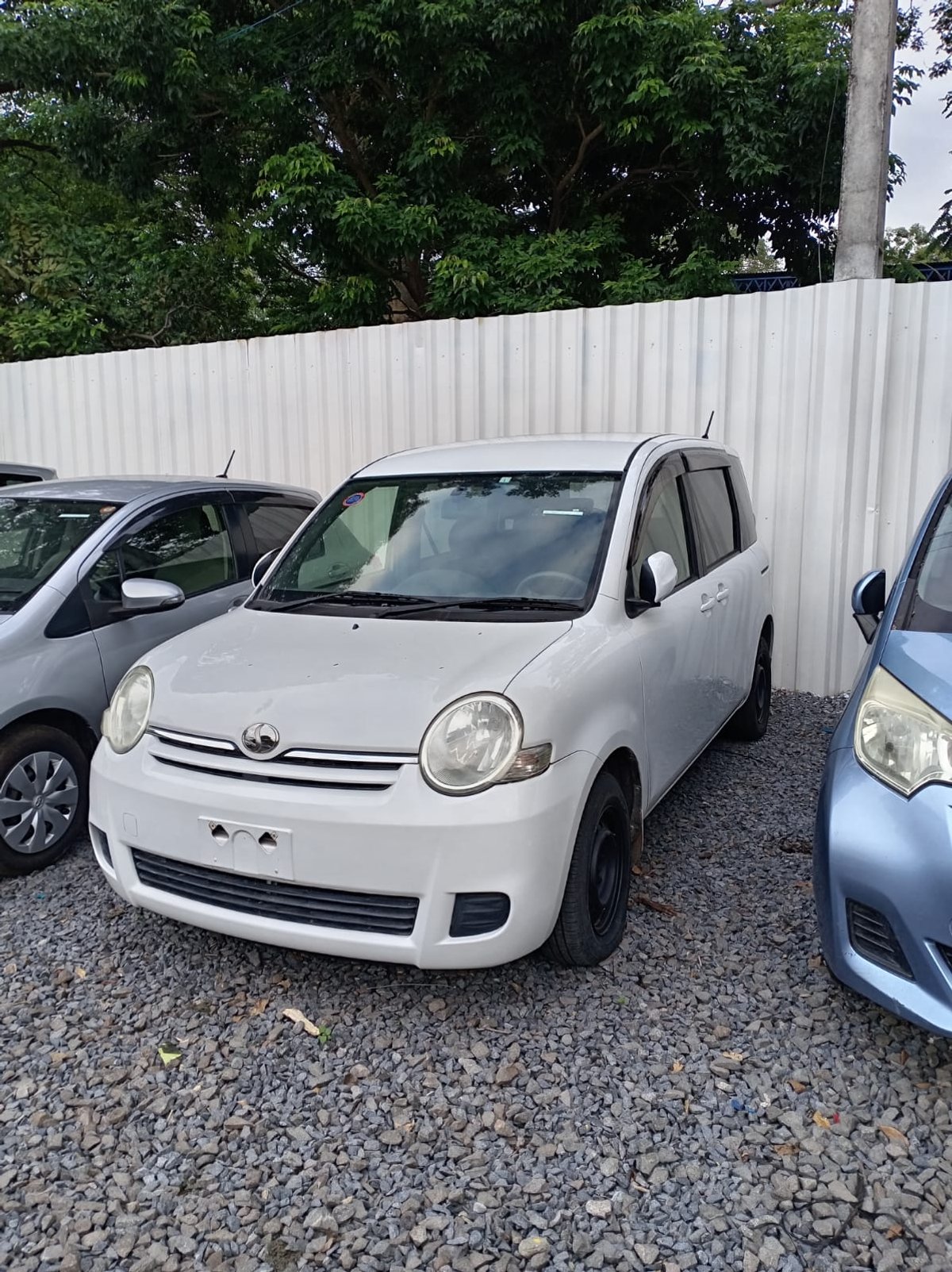 Toyota sienta  - 8