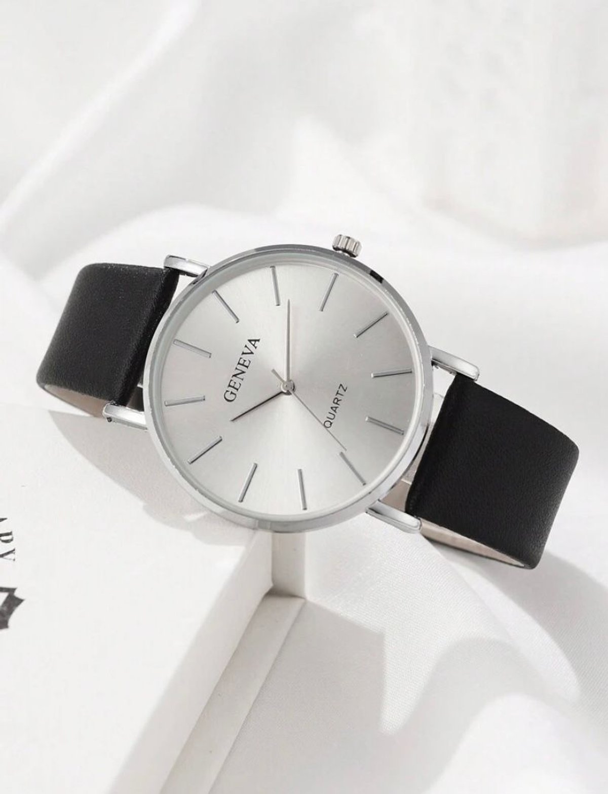 Reloj Geneva negro + 4 pulseras - 2