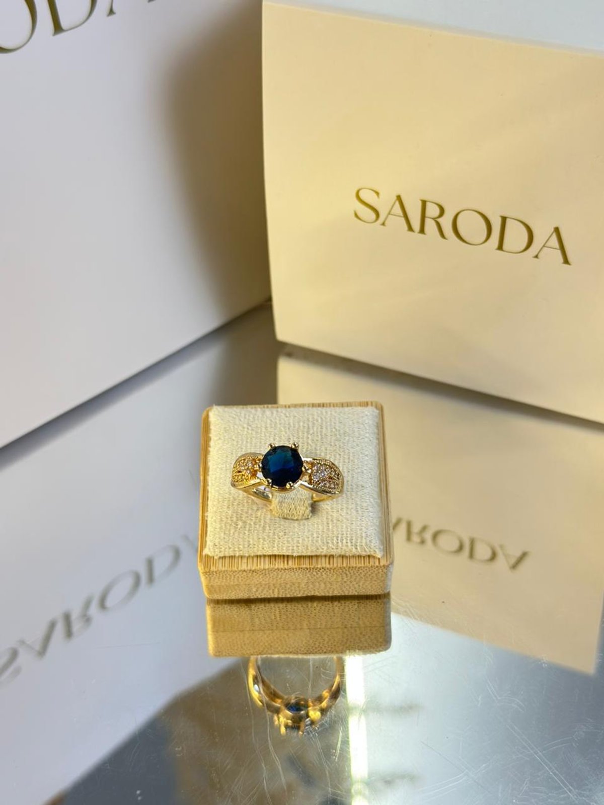 Anillo azul enchapado
