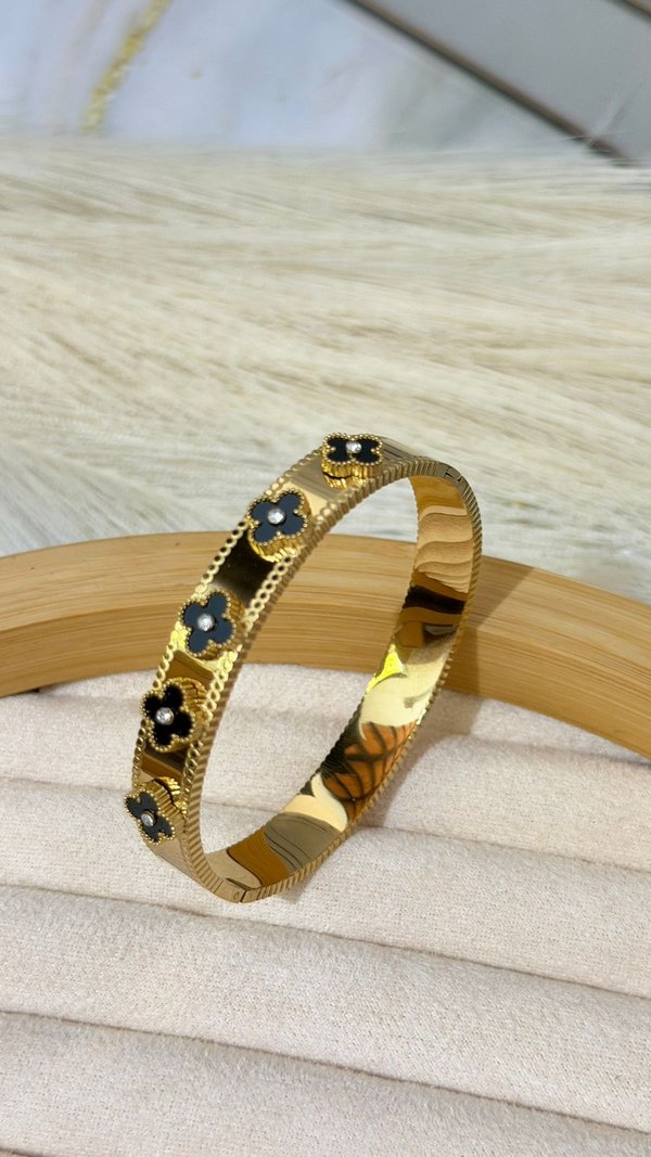 Pulsera Black Clover