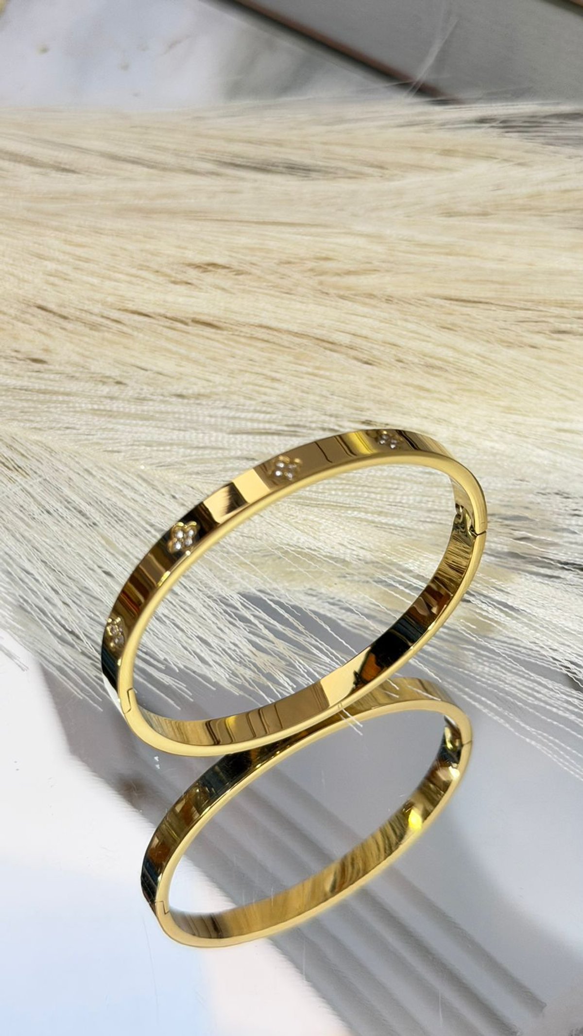 Pulsera con Diseños Dorados - 2