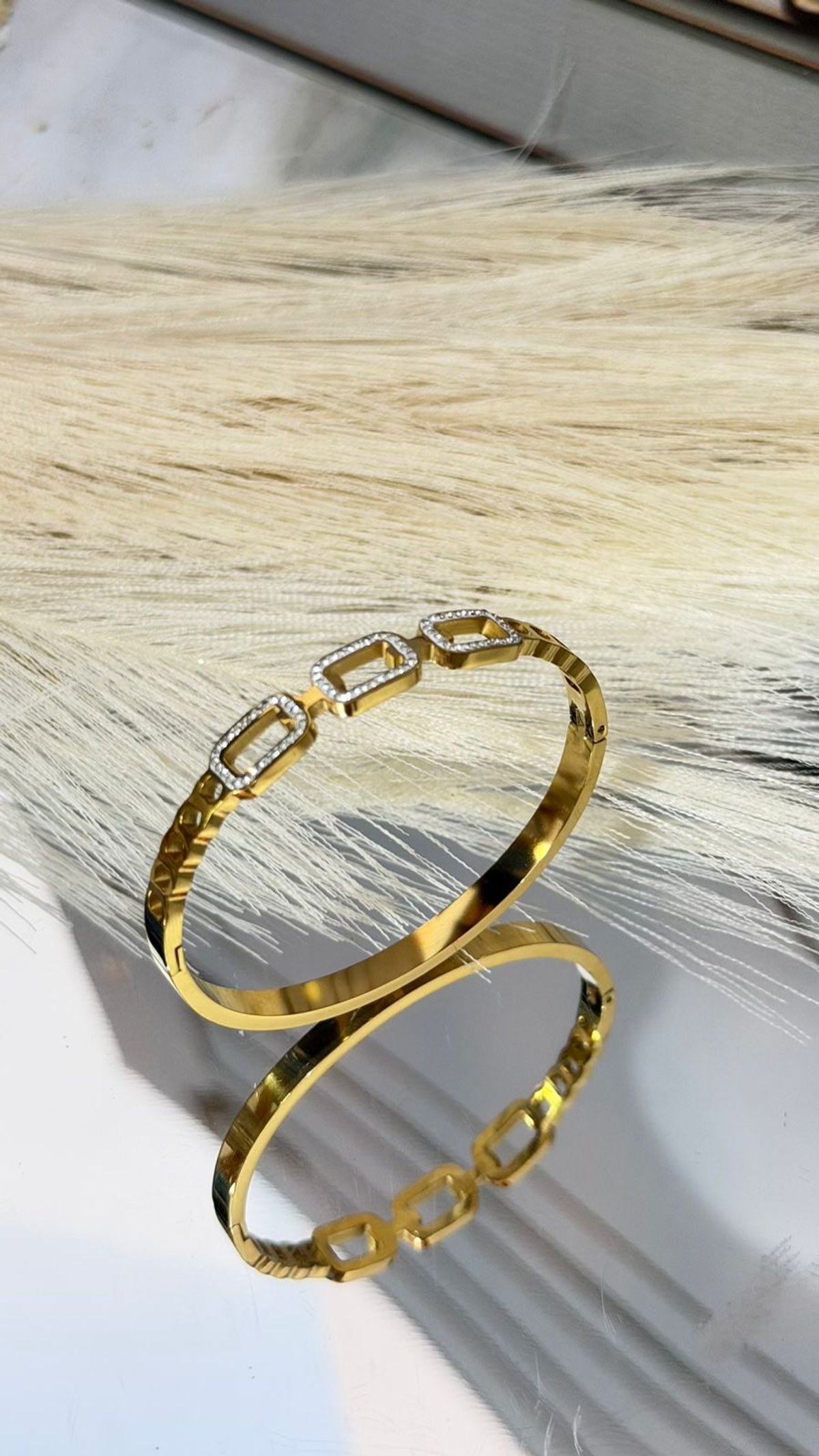 Pulseras Doradas - 3