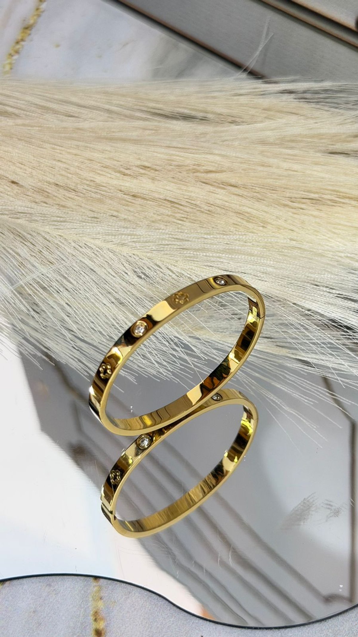 Pulsera con Diseños Dorados - 3