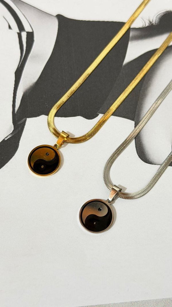 Collar Yin–yang