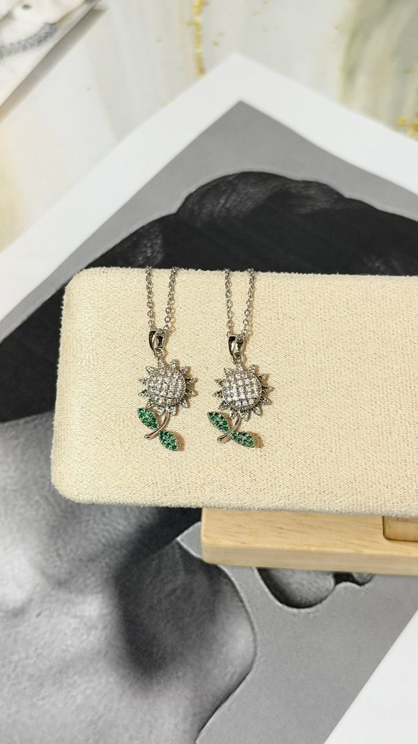 Collar Girasol Giratorio