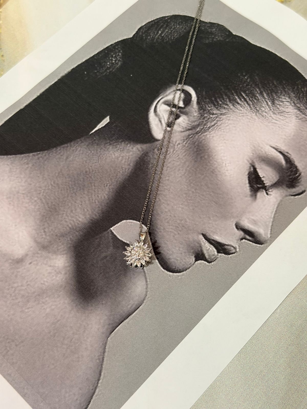 Collar Flor Giratorio - 2