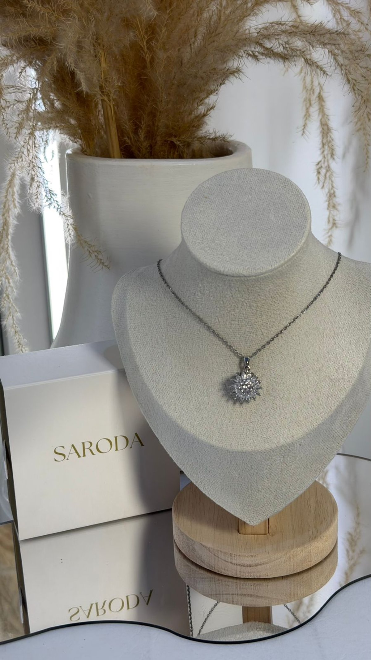 Collar Flor Giratorio