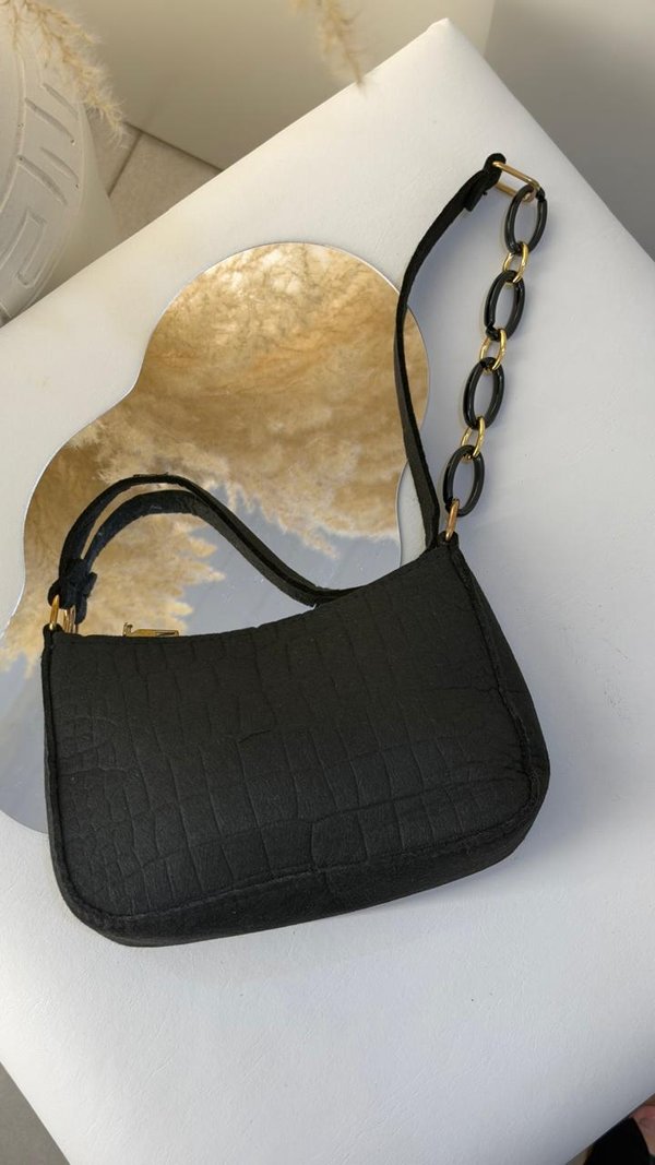 Carterita Black