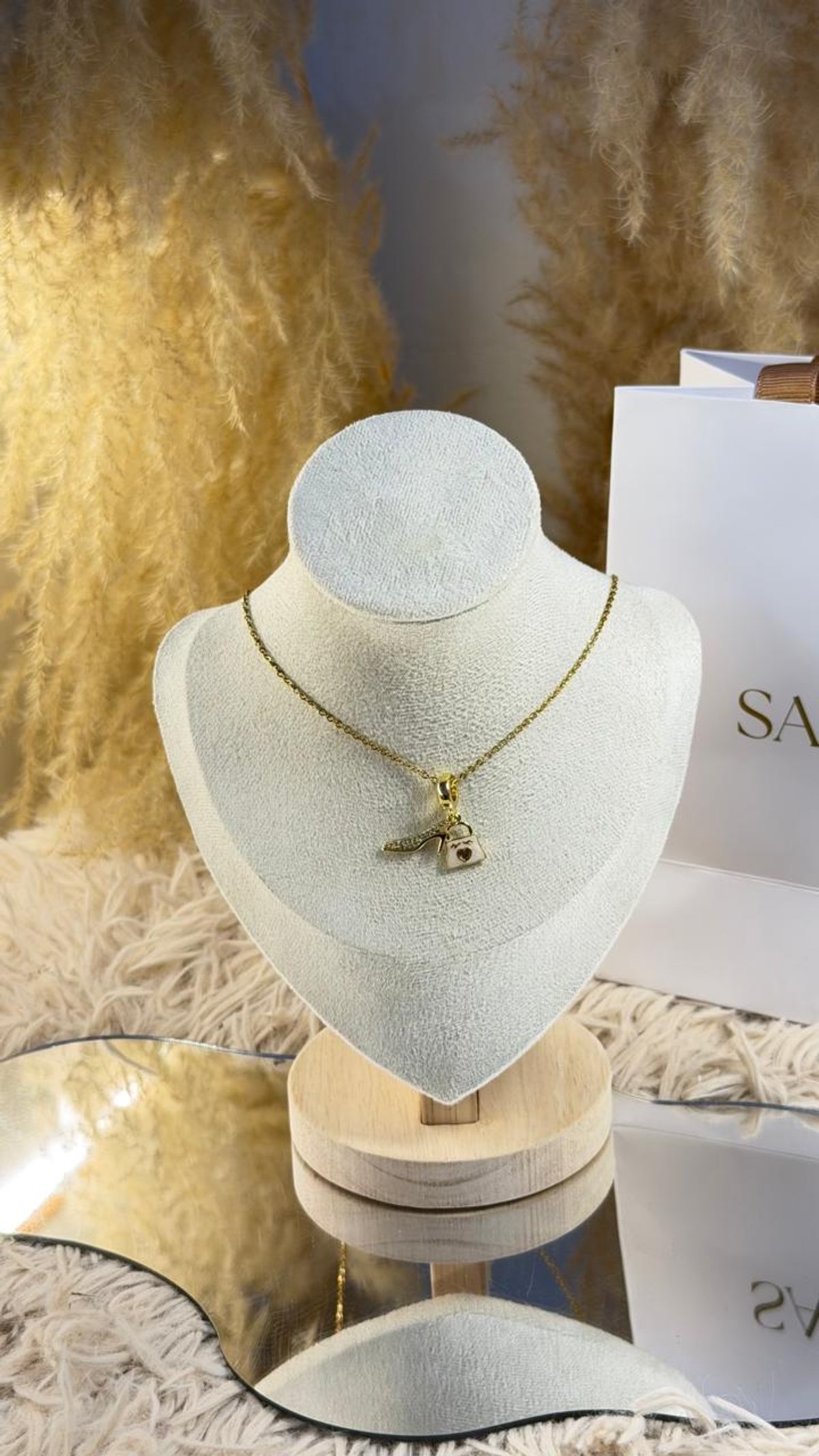 Collar zapatito