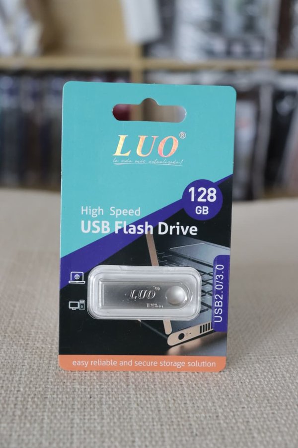 Pendrive LUO de 32 GB, 64 GB, 128GB.