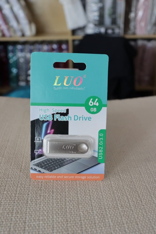 Pendrive LUO de 32 GB, 64 GB, 128GB.