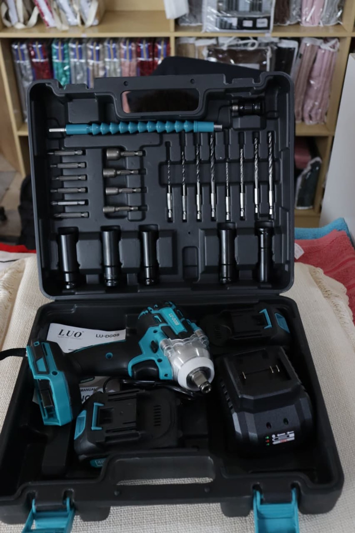 Taladro Manual con llave tubo 1800RPM LUO LU-DG08 - 3