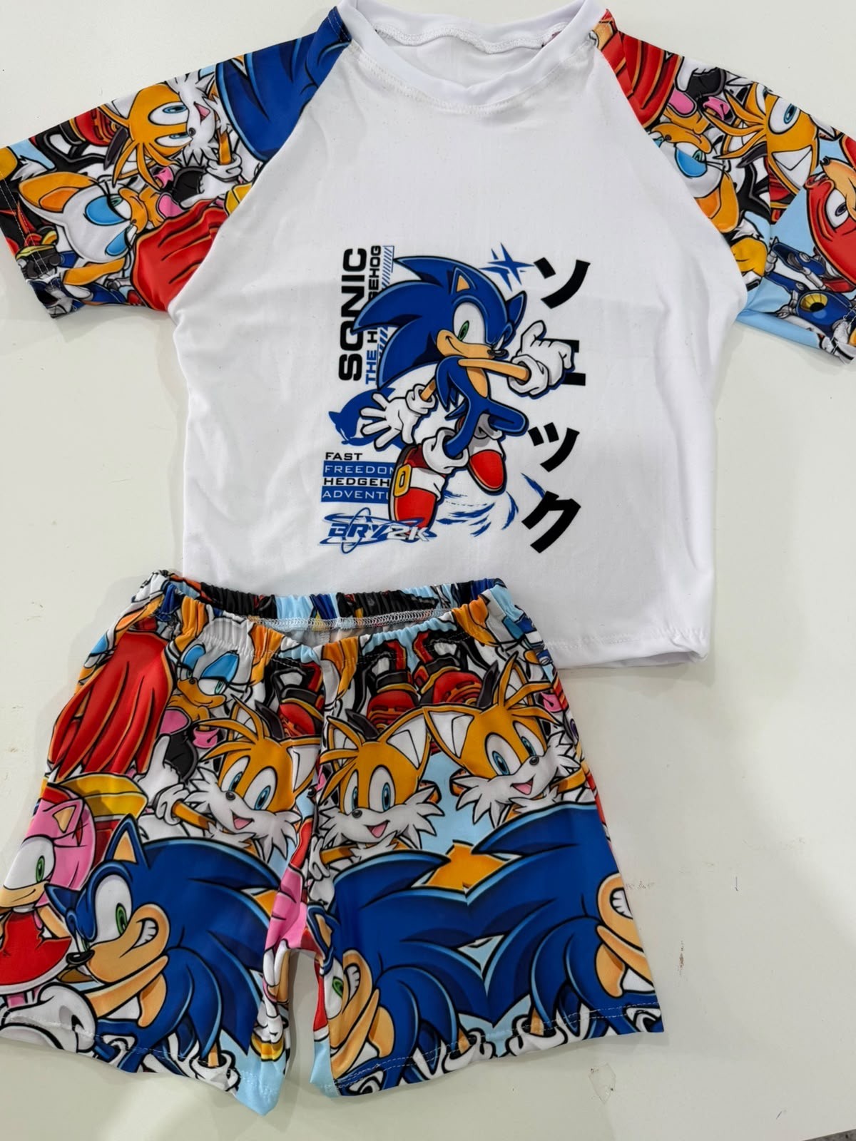 Pijama de dos piezas con estampado de superhéroes - 3