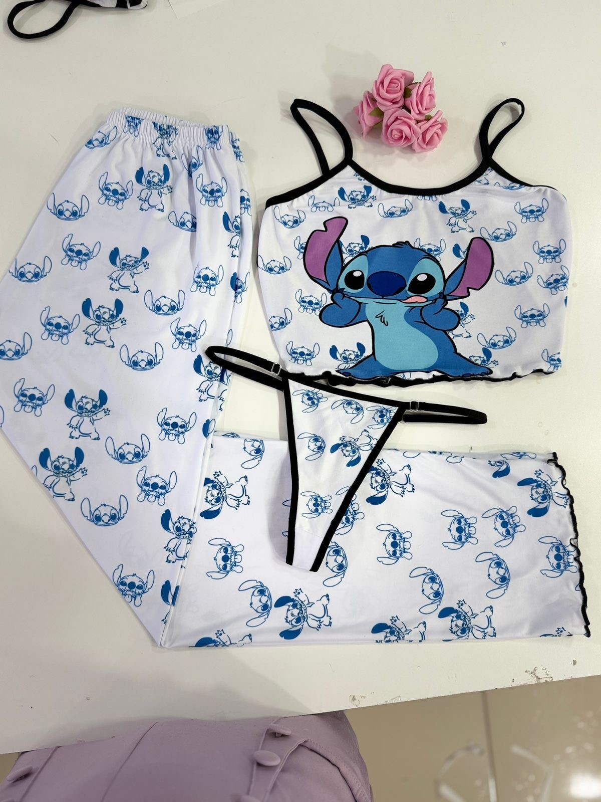 Conjunto de dormir blanco con estampado de Stitch