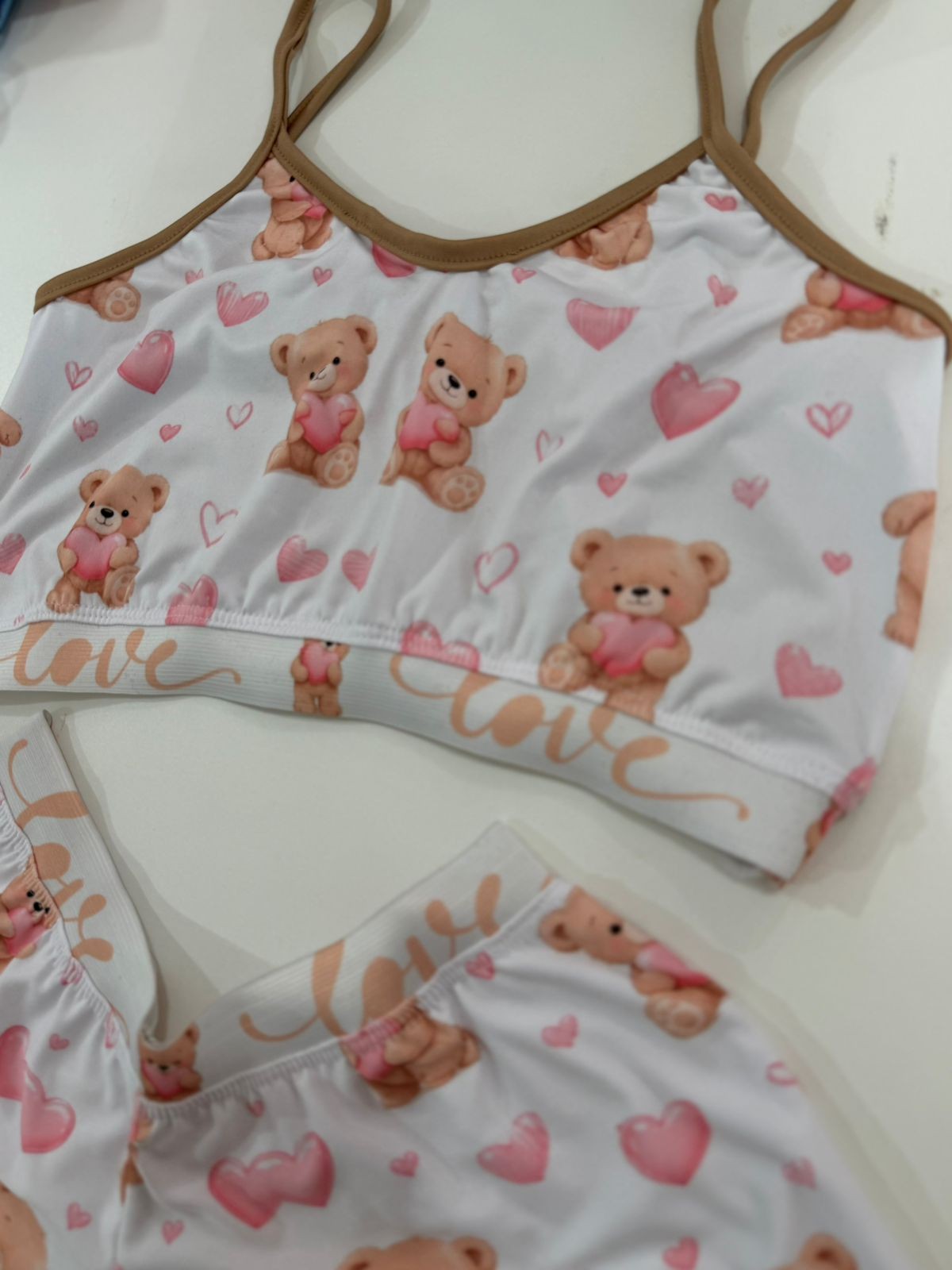 Conjunto de top y short con estampado de ositos y corazones - 2