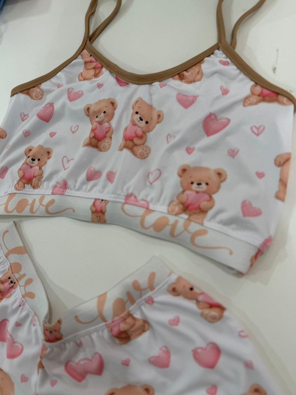 Conjunto de top y short con estampado de ositos y corazones