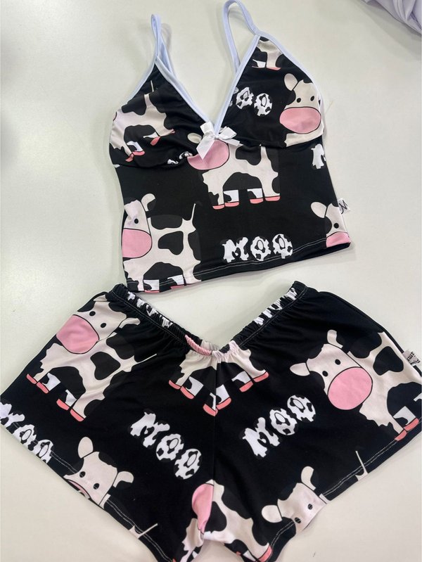 Conjunto de top y short con estampado de vaquita