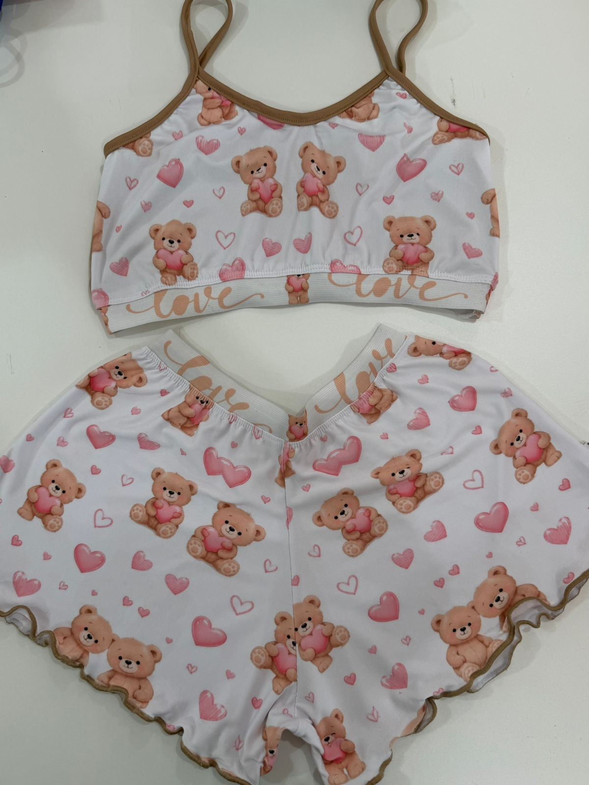 Conjunto de top y short con estampado de ositos y corazones