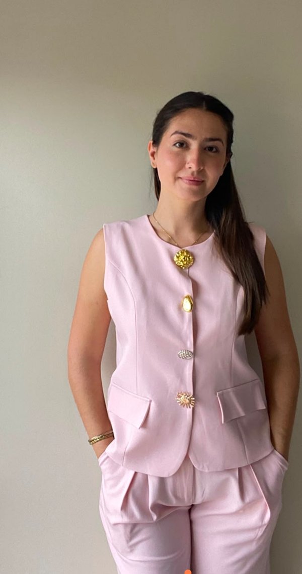 Conjunto rosa pastel.