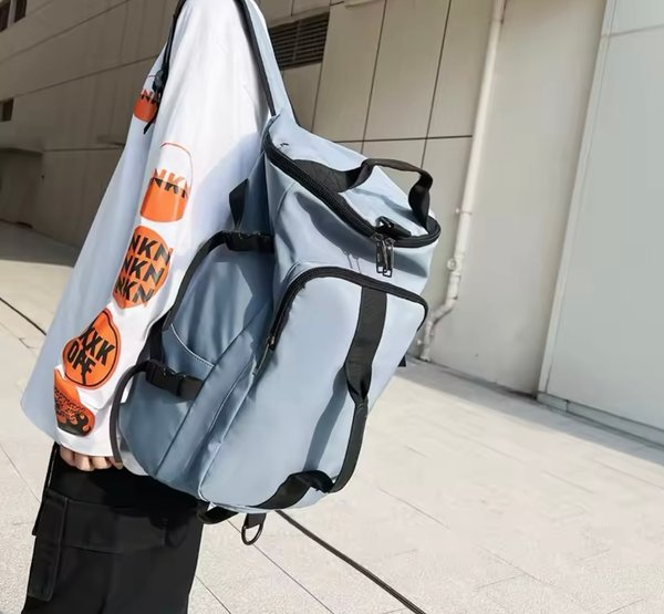 🎒🔥 ¡El Bolso 2 en 1 que Todos Quieren! Impermeable, Espacioso y Listo para Cualquier Aventura.