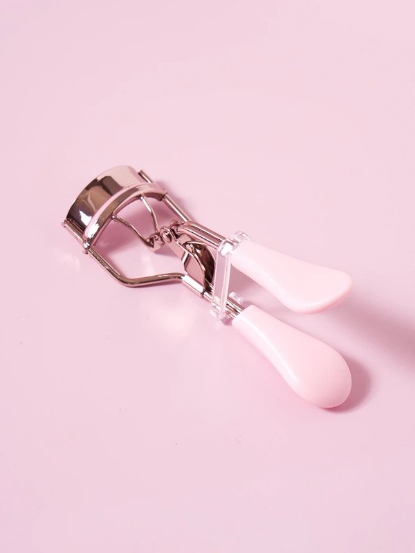 Lovely Curve Handle Eyelash Curler