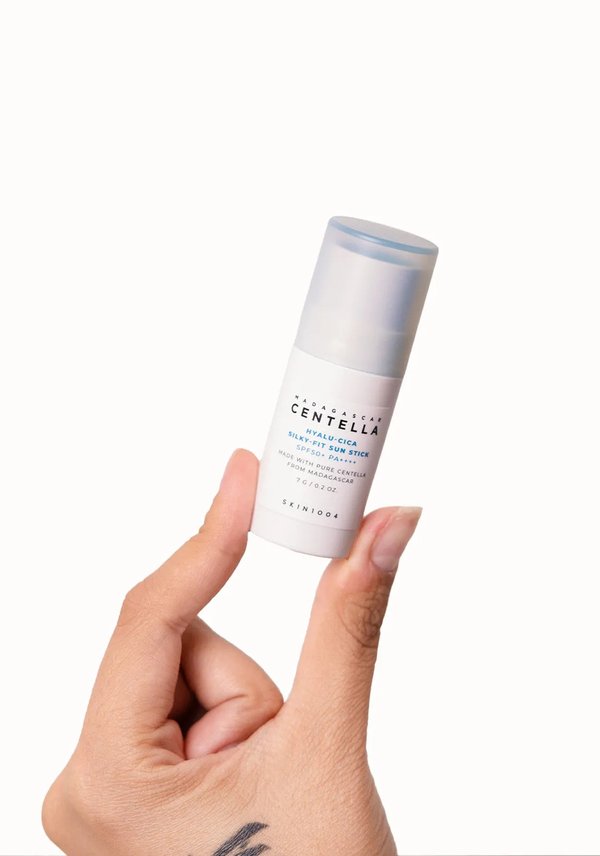 SKIN1004 - Madagascar Centella Hyalu-Cica Silky Fit Stick