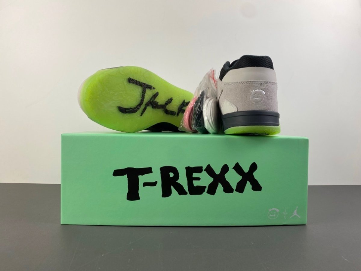 Jordan 1 Travis Scott - 2