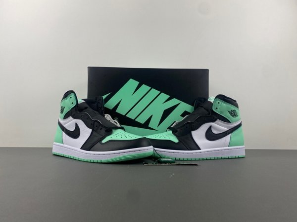 Jordan 1 Green Glow
