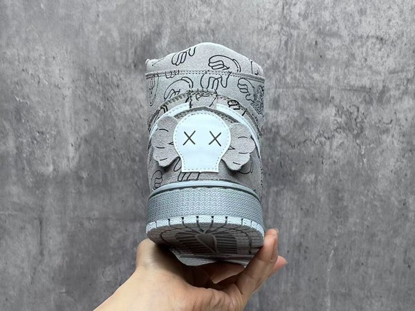 Jordan 1 Kaws