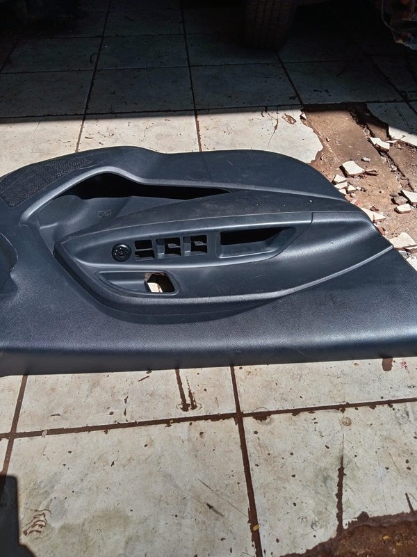 #101 Tapizado De Puerta Kia Rio 2012 Del Izq