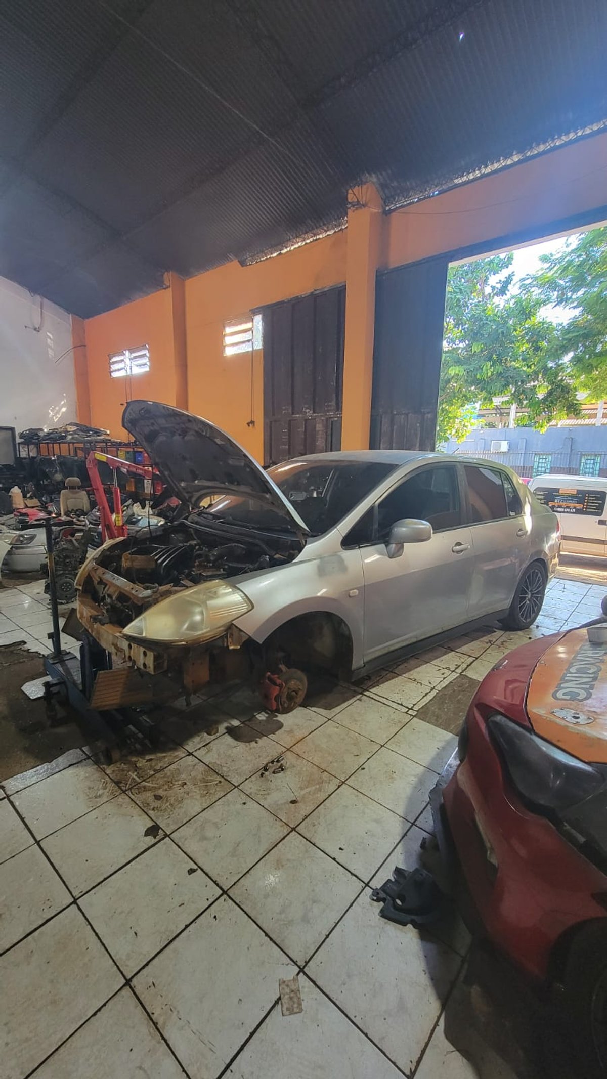 Nissan tiida 2005 UD 066 - 6