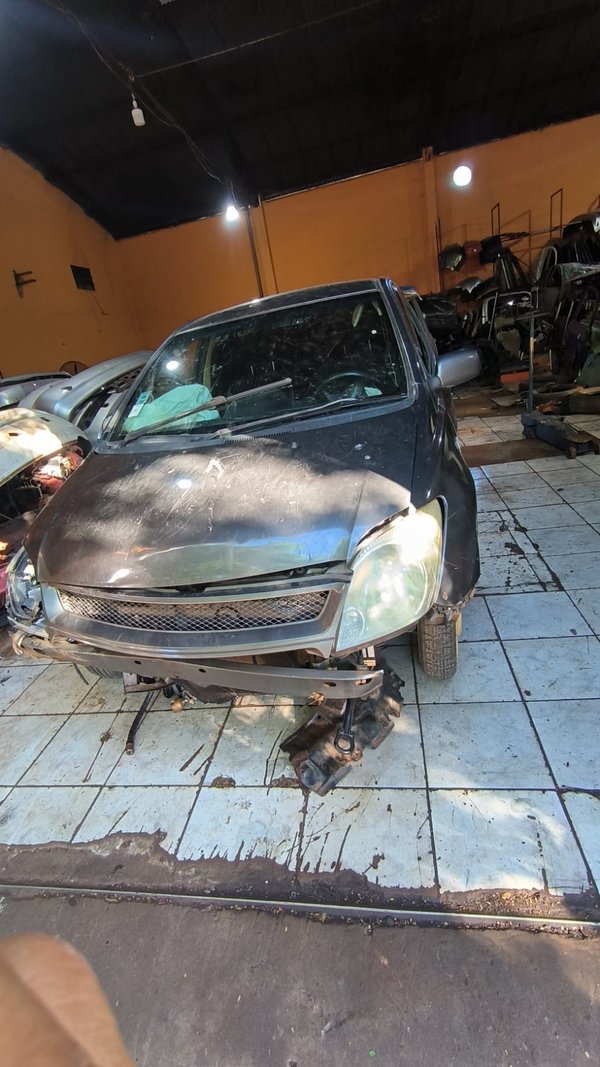 Toyota IST 2005 #UD067