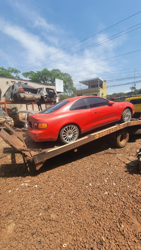 Toyota Celica 1998 en desarme UD 83 
