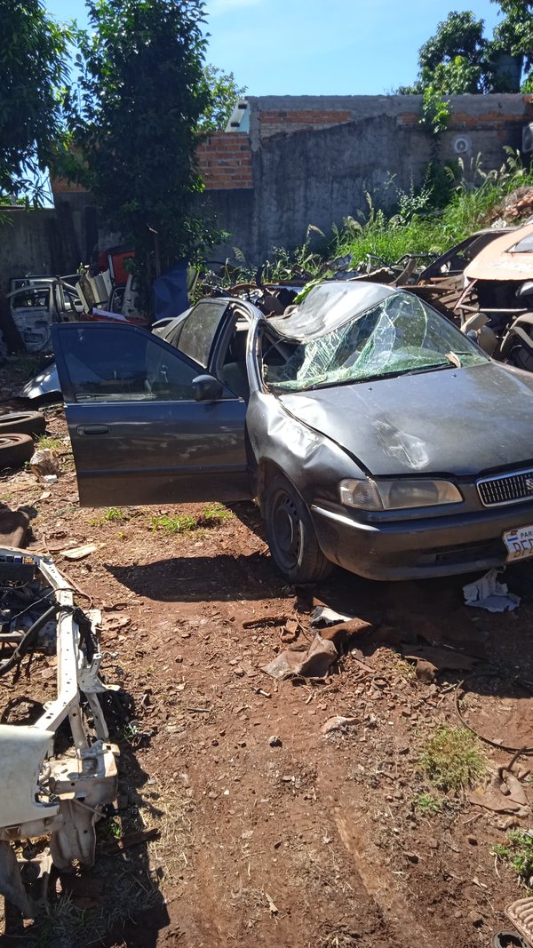 En desarme Toyota Sprinter UD 111