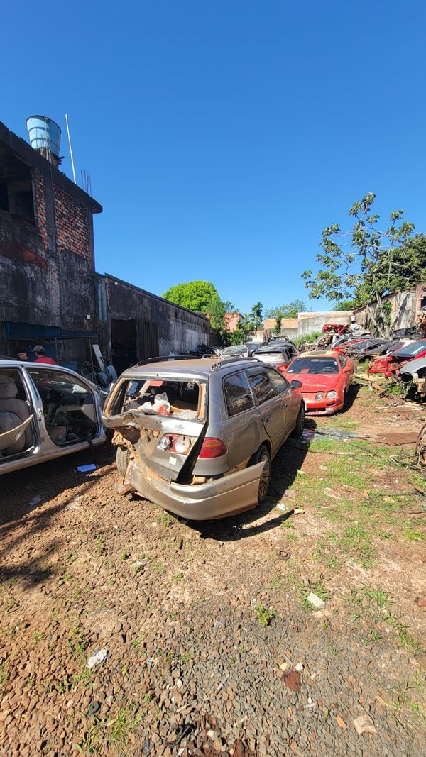 Caldina en DESARME UD84