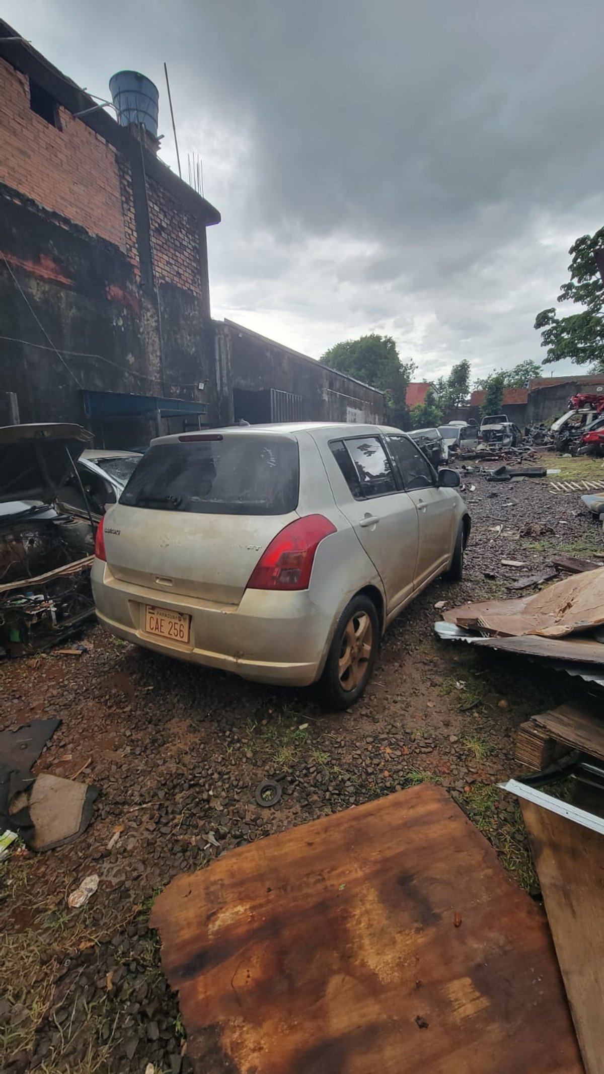 Suzuki Swift en DESARME #UD83 090 - 3