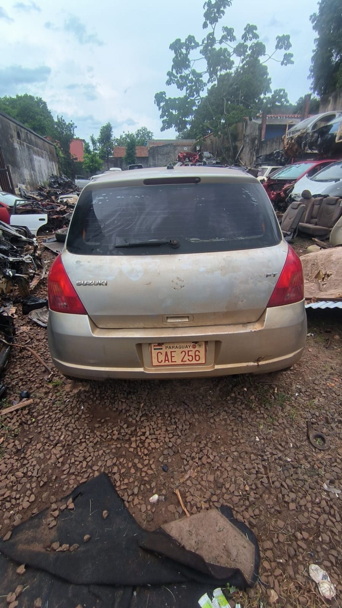 Suzuki Swift en DESARME #UD83 090 - 2