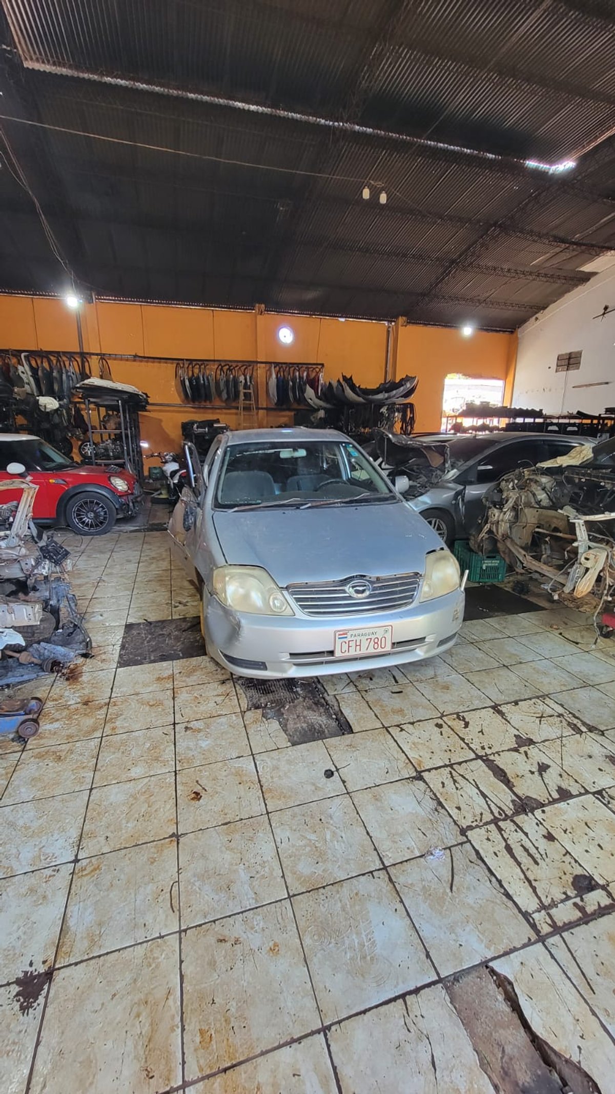 Toyota Corolla en DESARME UD88 - 2