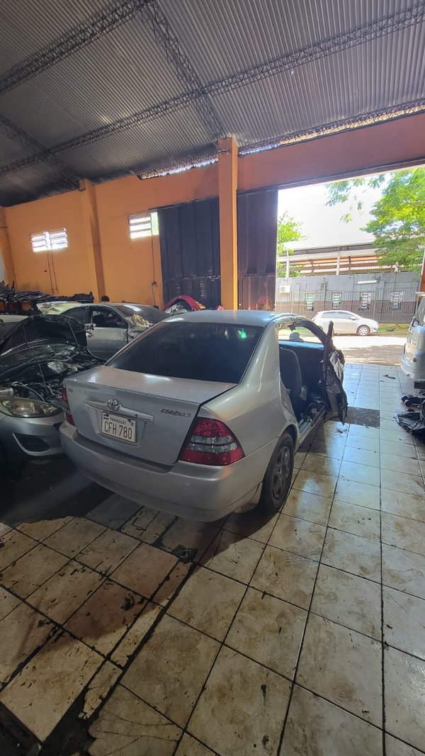 Toyota Corolla en DESARME UD88