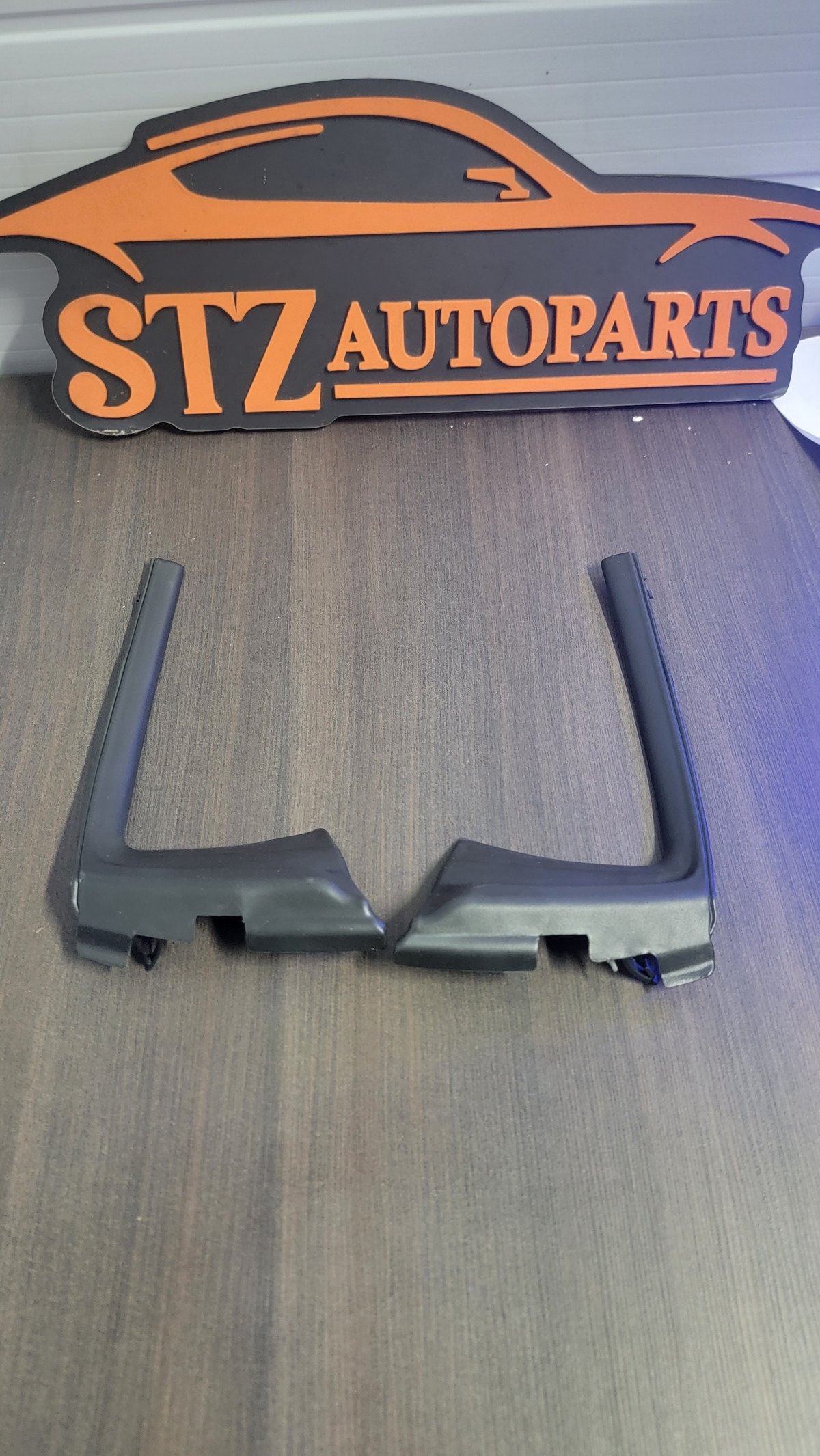 Par Moldura Lateral Parabrisas Vitz / Yaris Tercera Generación  - 2