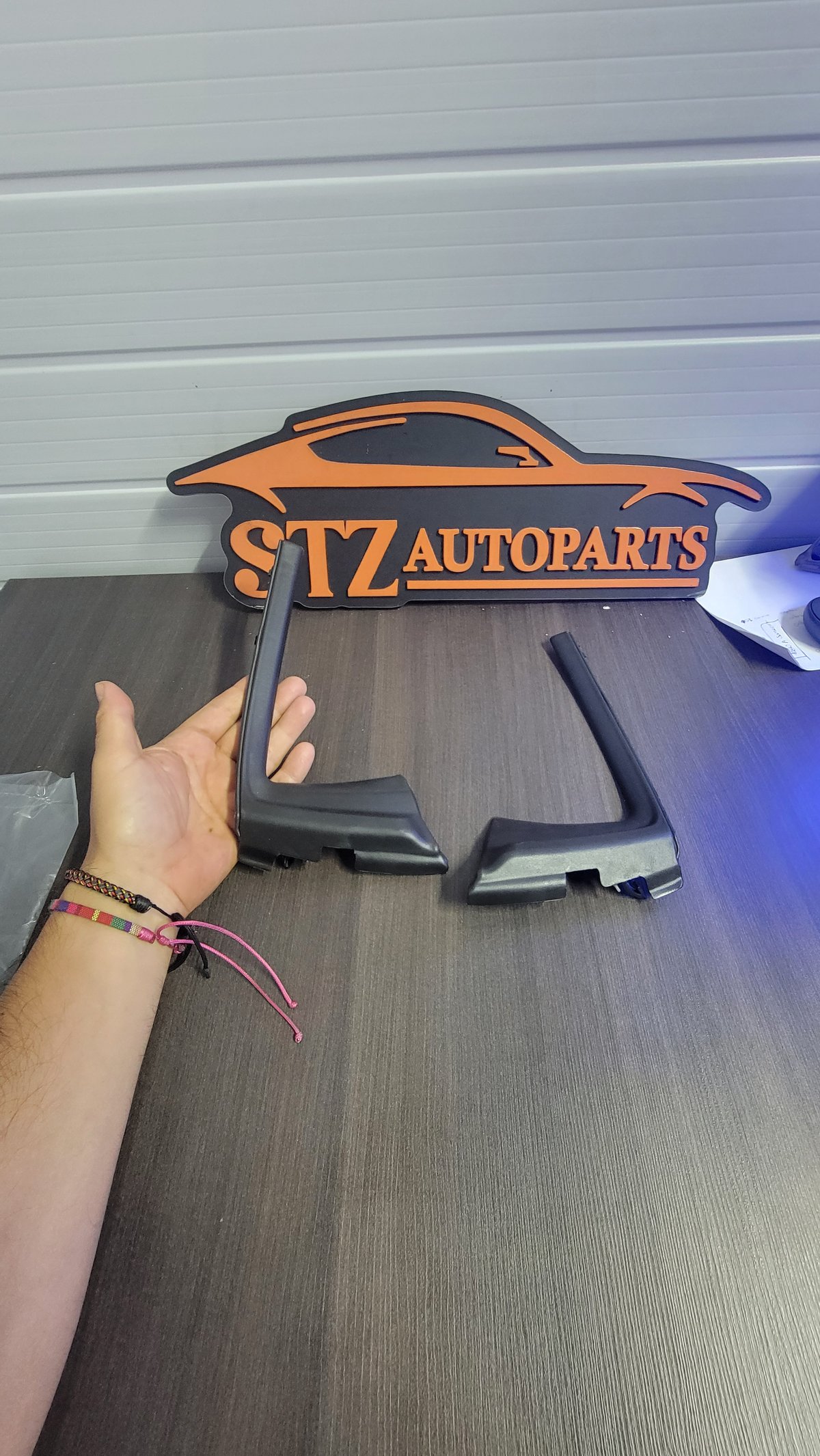 Par Moldura Lateral Parabrisas Vitz / Yaris Tercera Generación  - 3