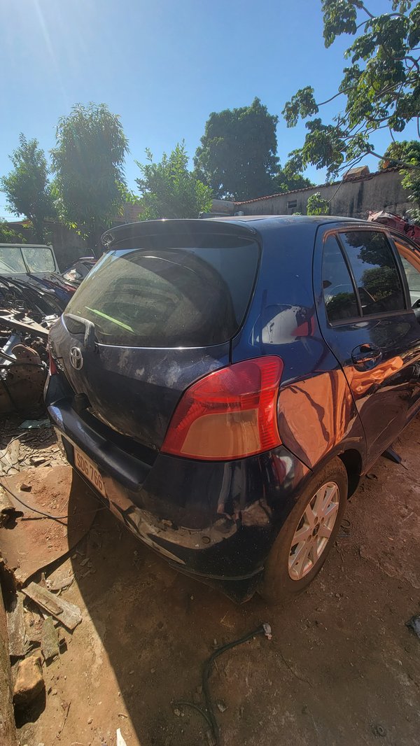 TOYOTA VITZ 2° Gen. 2005 