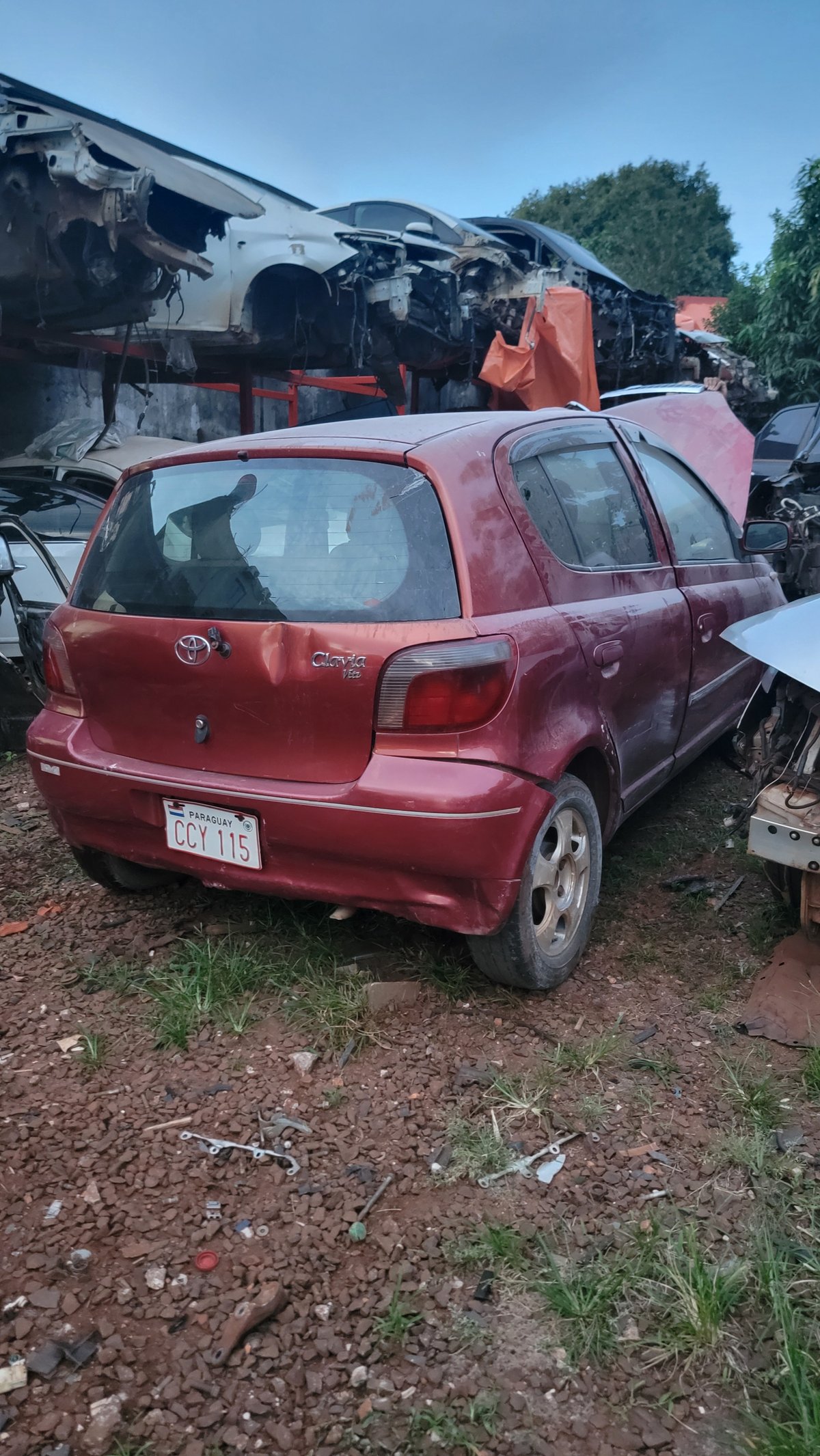 TOYOTA VITZ Clavia 2001 en Desarme! UD 120 - 4