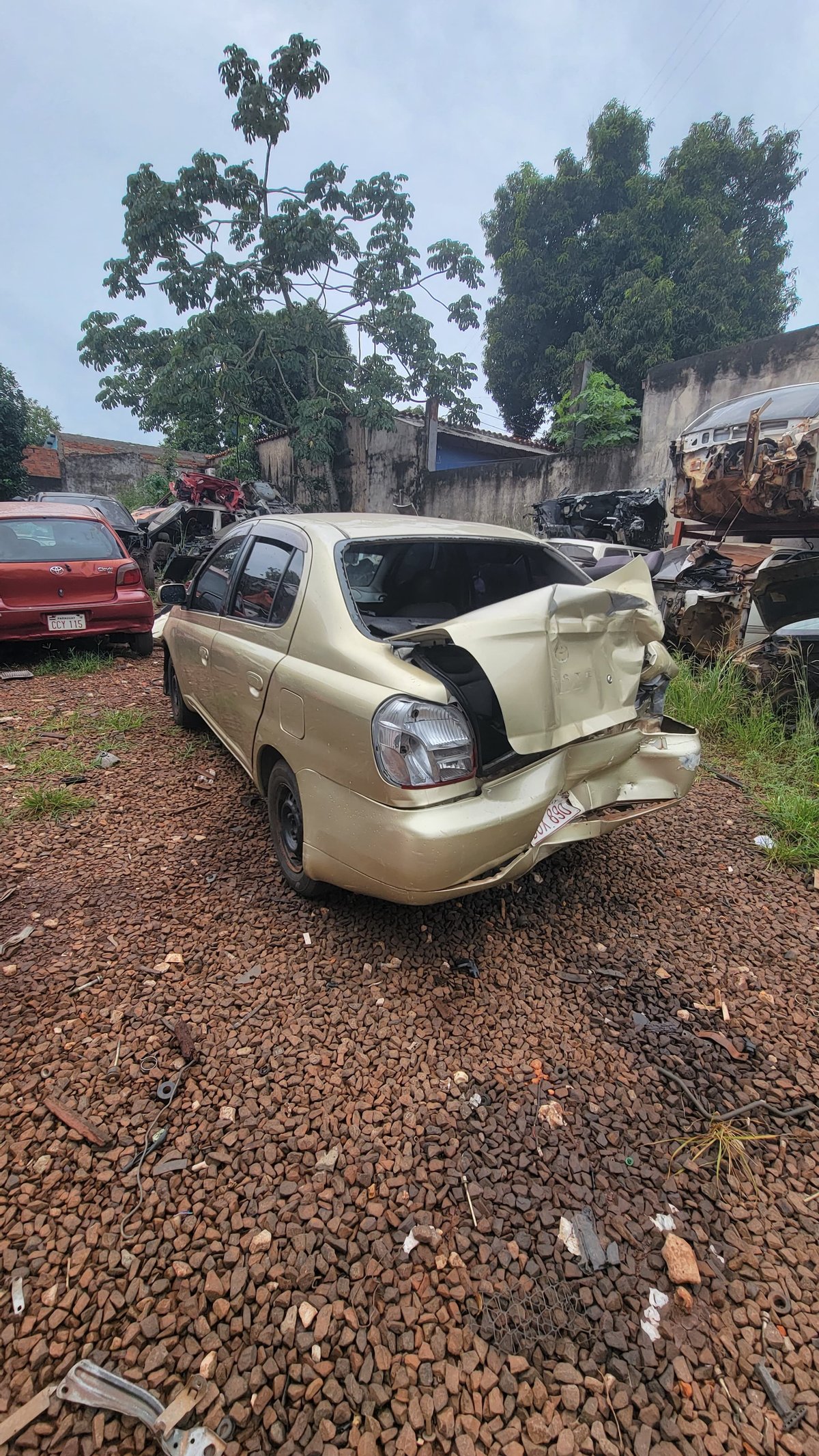 Toyota Platz 2001 en Desarme!  - 4