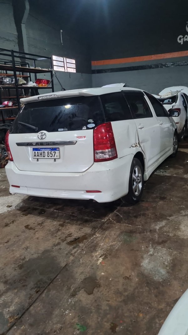 Toyota Wish 2005 en Desarme! 