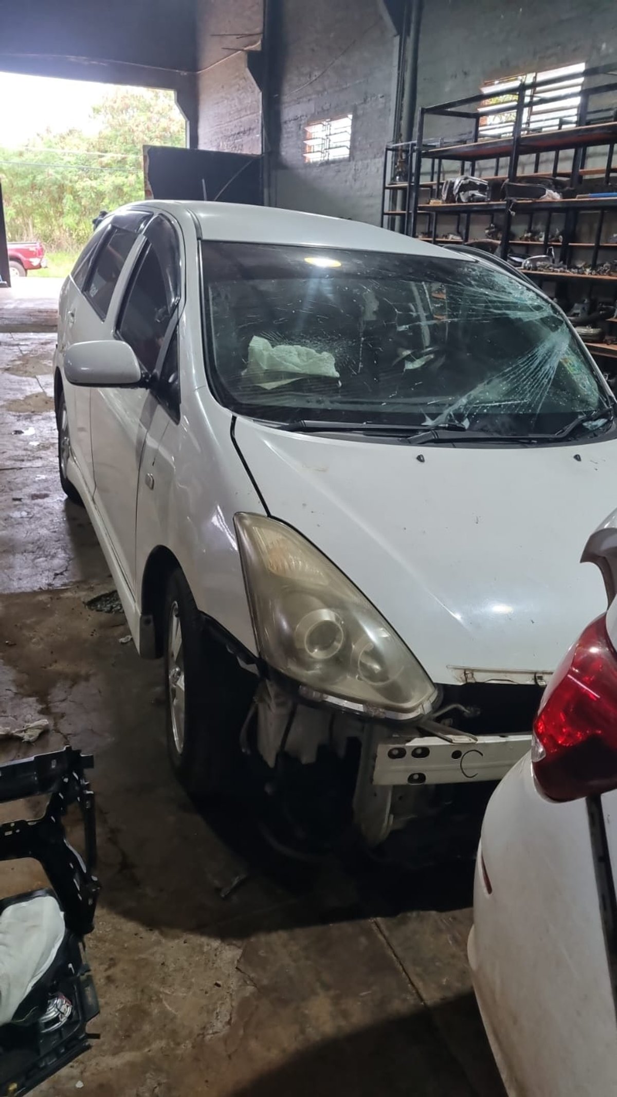 Toyota Wish 2005 en Desarme!  - 3