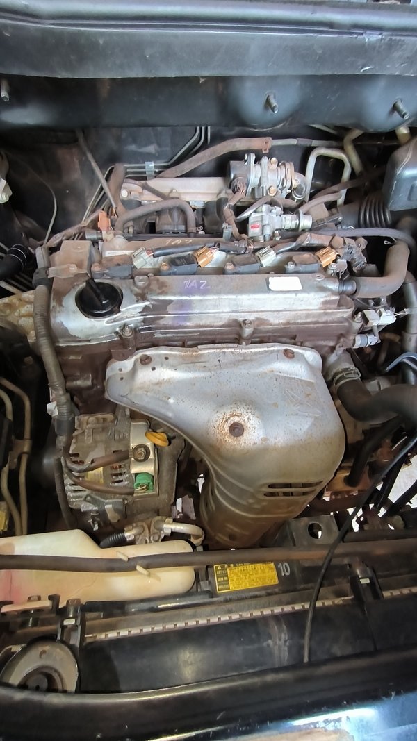 TOYOTA VOXY 2004 EN DESARME!