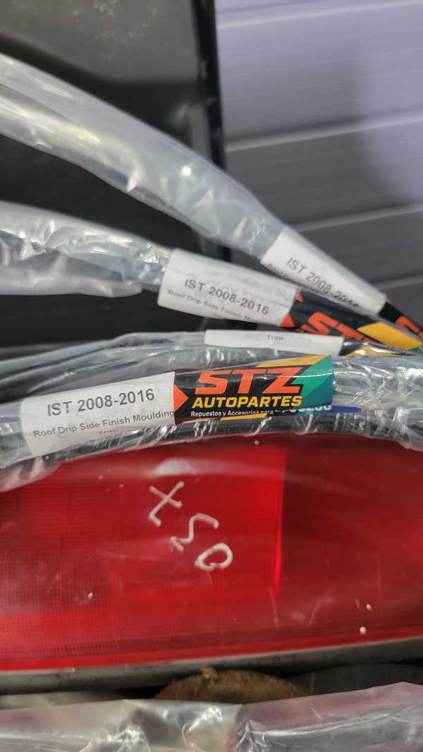 Par ( 2 ) Frisos de Techo para Toyota Vitz (2011 - 2019) – Tercera Generación