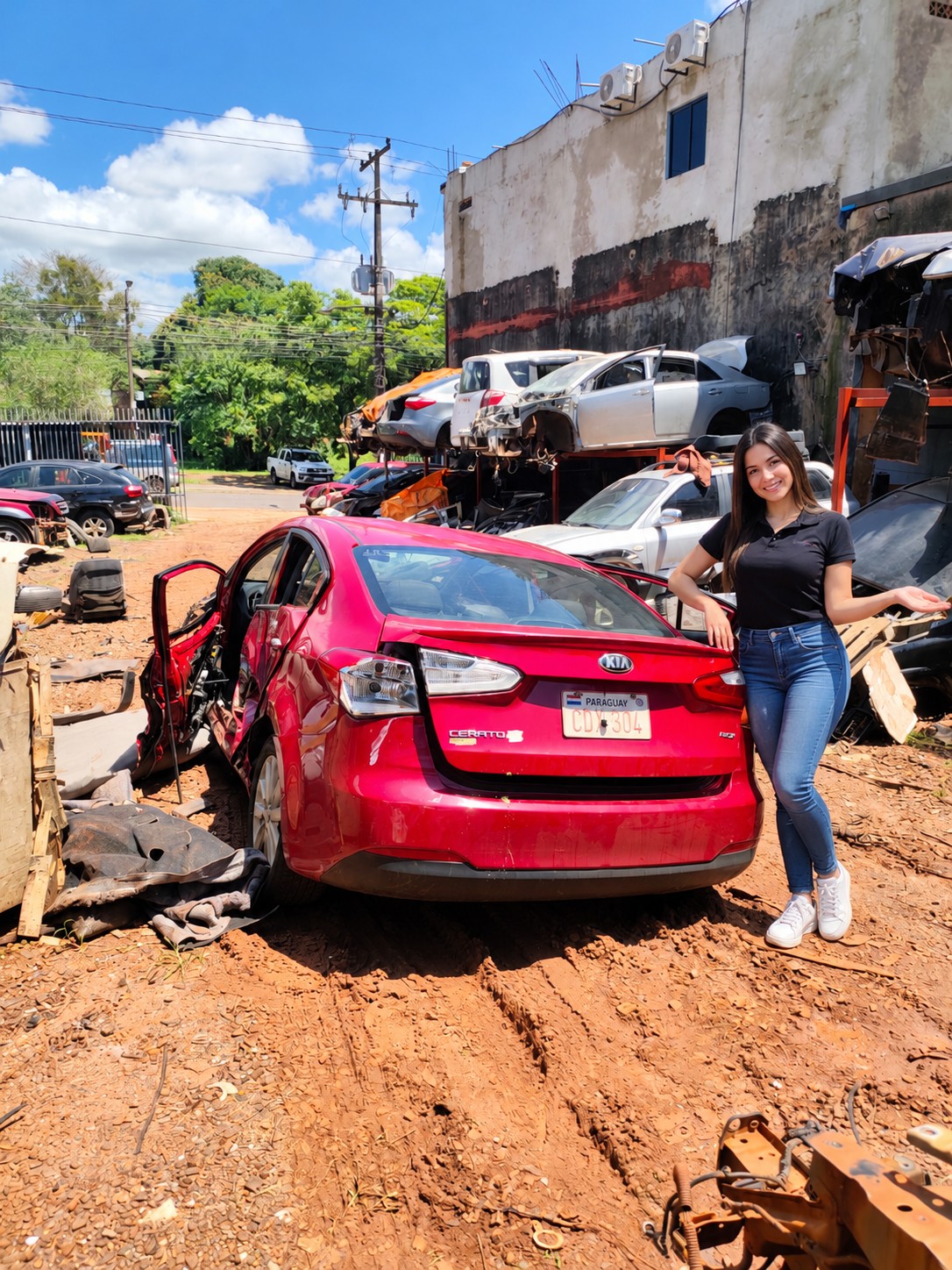Kia Cerato 2014 en desarme